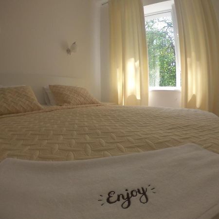 Boutique Hotel Enjoy แซร์เกเยฟกา ภายนอก รูปภาพ